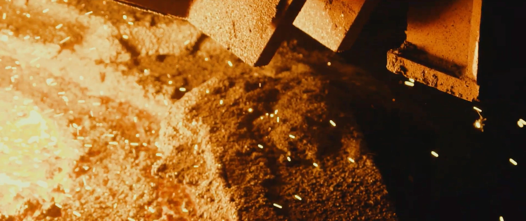 Molten steel pouring in an electric arc furnace