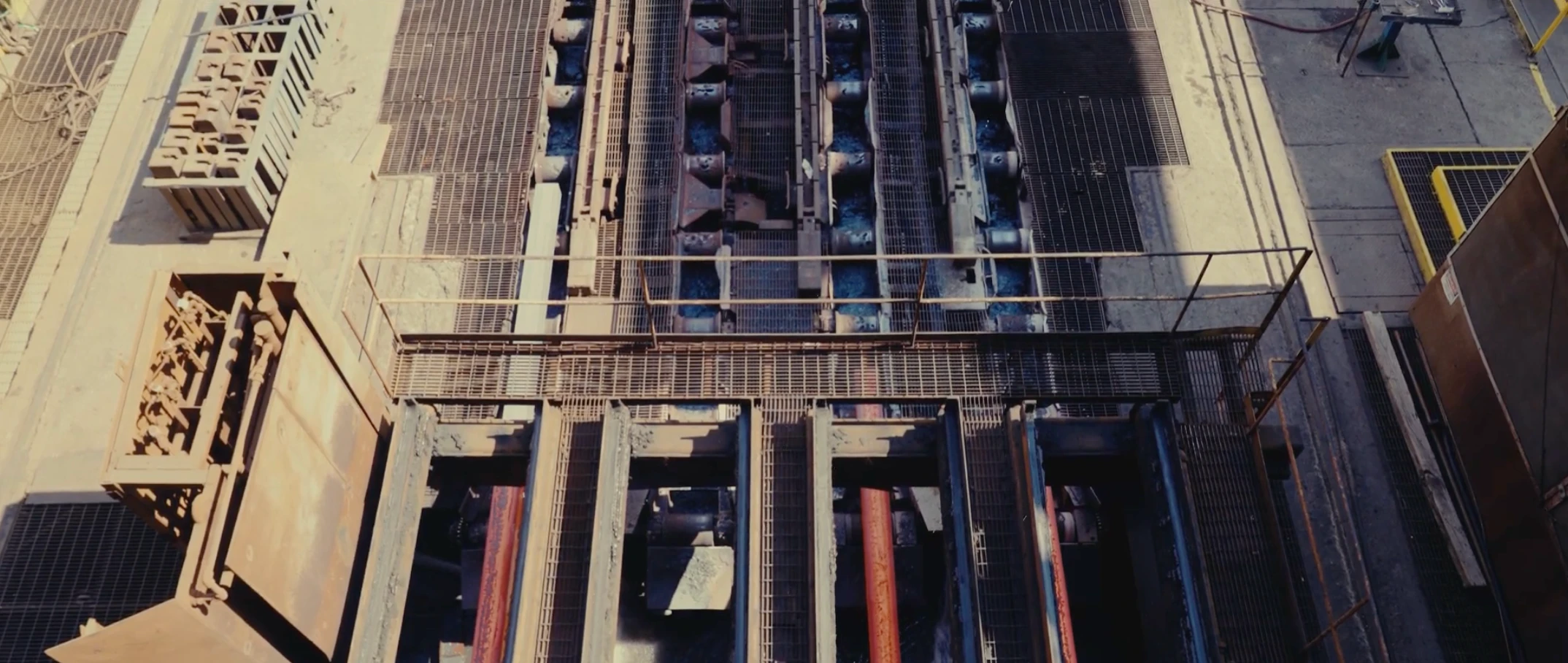 High-temperature furnace environment with radiant heat